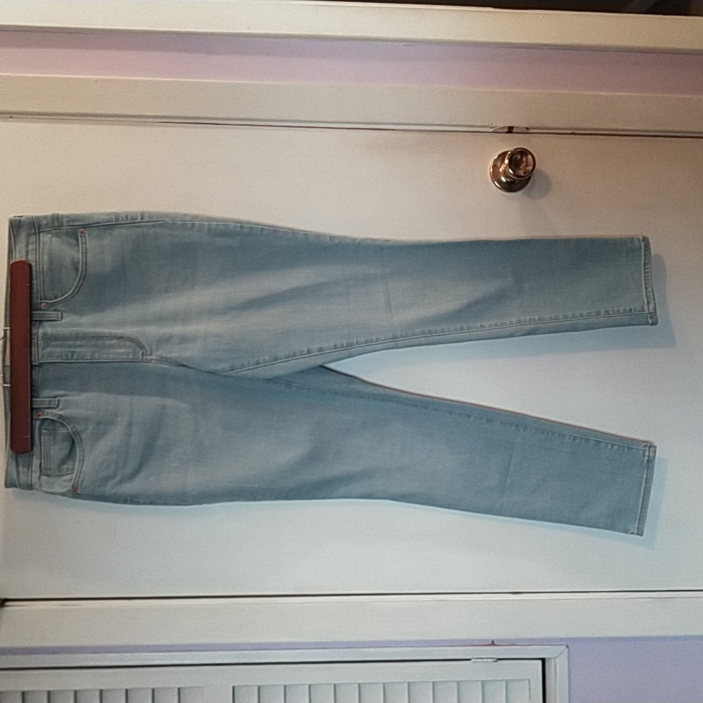 Jeans by Universal Threads, Size 8/29S, Light blue, Excellent condition.